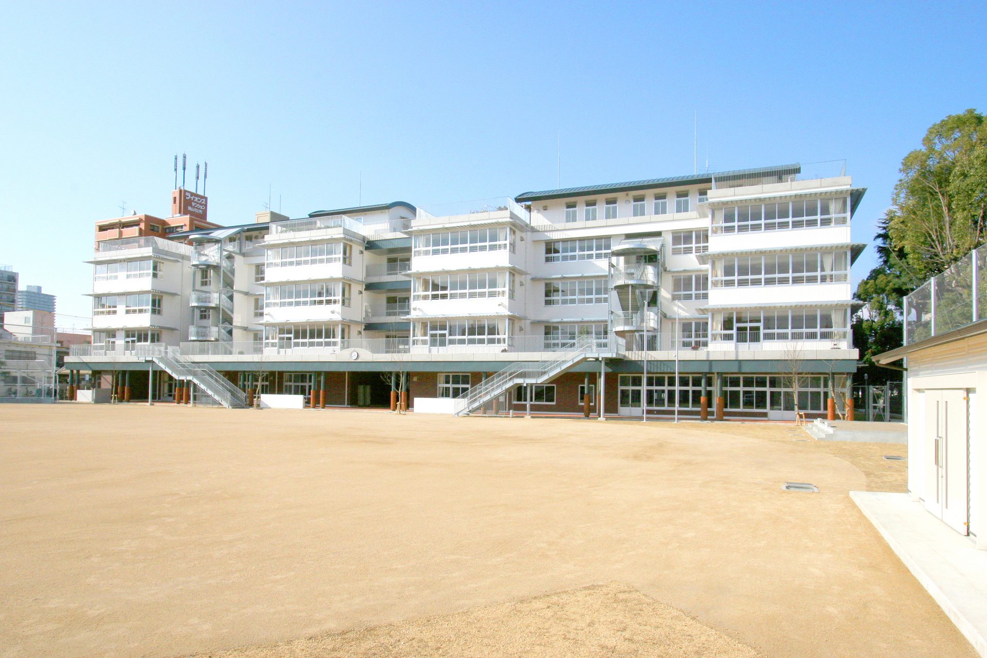 岡山市立岡山中央小学校 - 中国建設工業株式会社